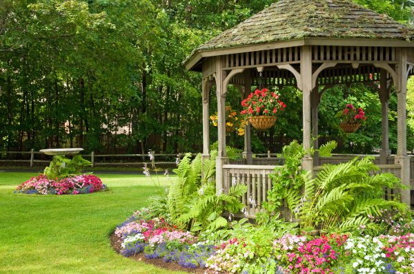 Backyard Landscaping Service in Green Bay